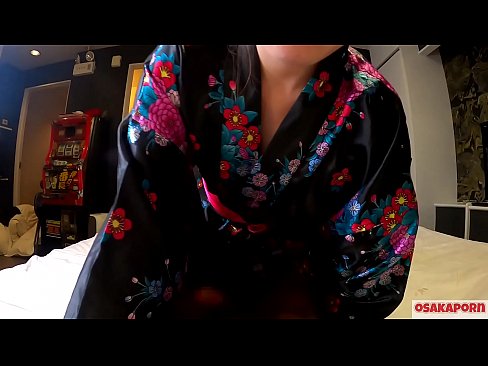 ❤️ Jong cosplay meisje houdt van seks tot orgasme met een squirt in een paardenvrouwtje en een blowjob. Aziatisch meisje met harig kutje en mooie tieten in traditioneel Japans kostuum in amateur video waarin masturbatie met neukspeeltjes wordt getoond. Sakura 3 OSAKAPORN. ☑ Super porn at us ❤