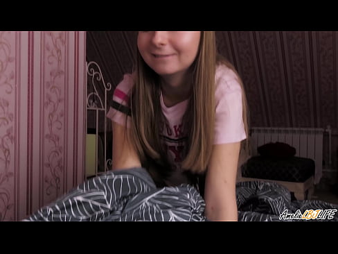 ❤️ Blondie zuigt haar BFF's diep en krijgt Cum in haar mond ☑ Super porn at us ❤